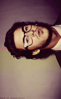 Gaspard Ulliel YWpgqfJ6_o