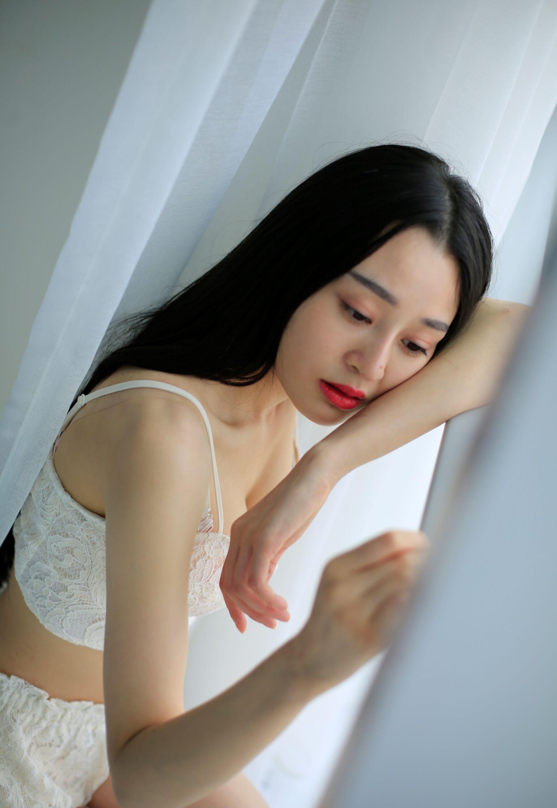 国模套图 素人私房流出(366)