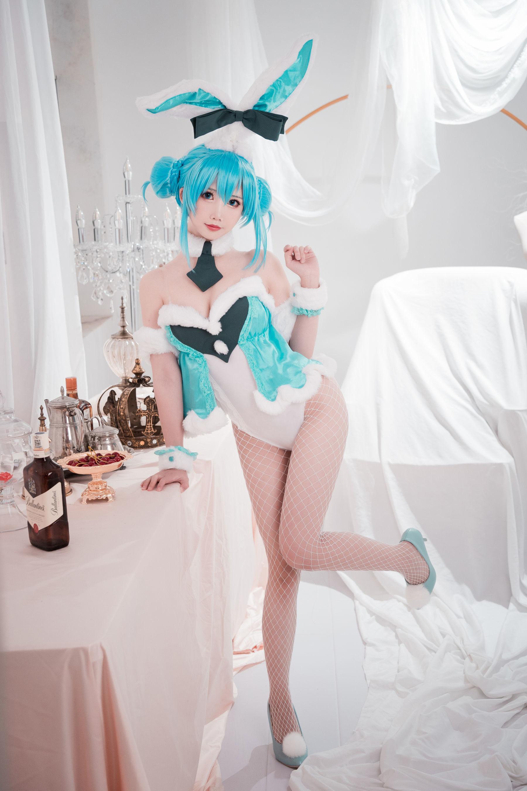 [网红COSER] 面饼仙儿 – 初音兔女郎 写真集(5)