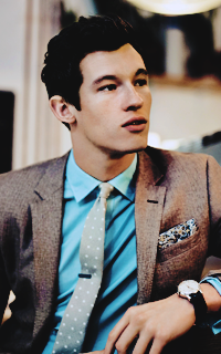 Callum Turner  TevwbxSq_o