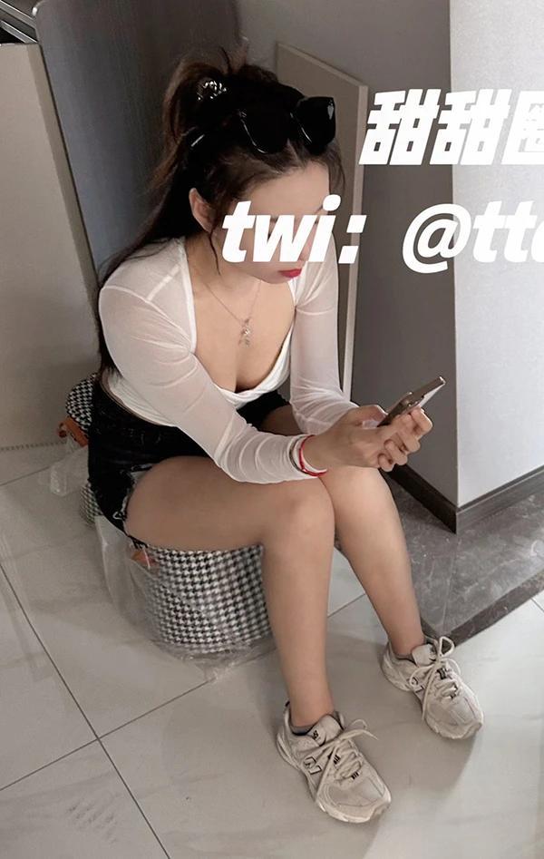 推特美女甜甜圈妩媚+网络私拍无圣光图集(4)