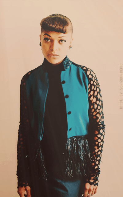 Antonia Thomas R5190iHq_o