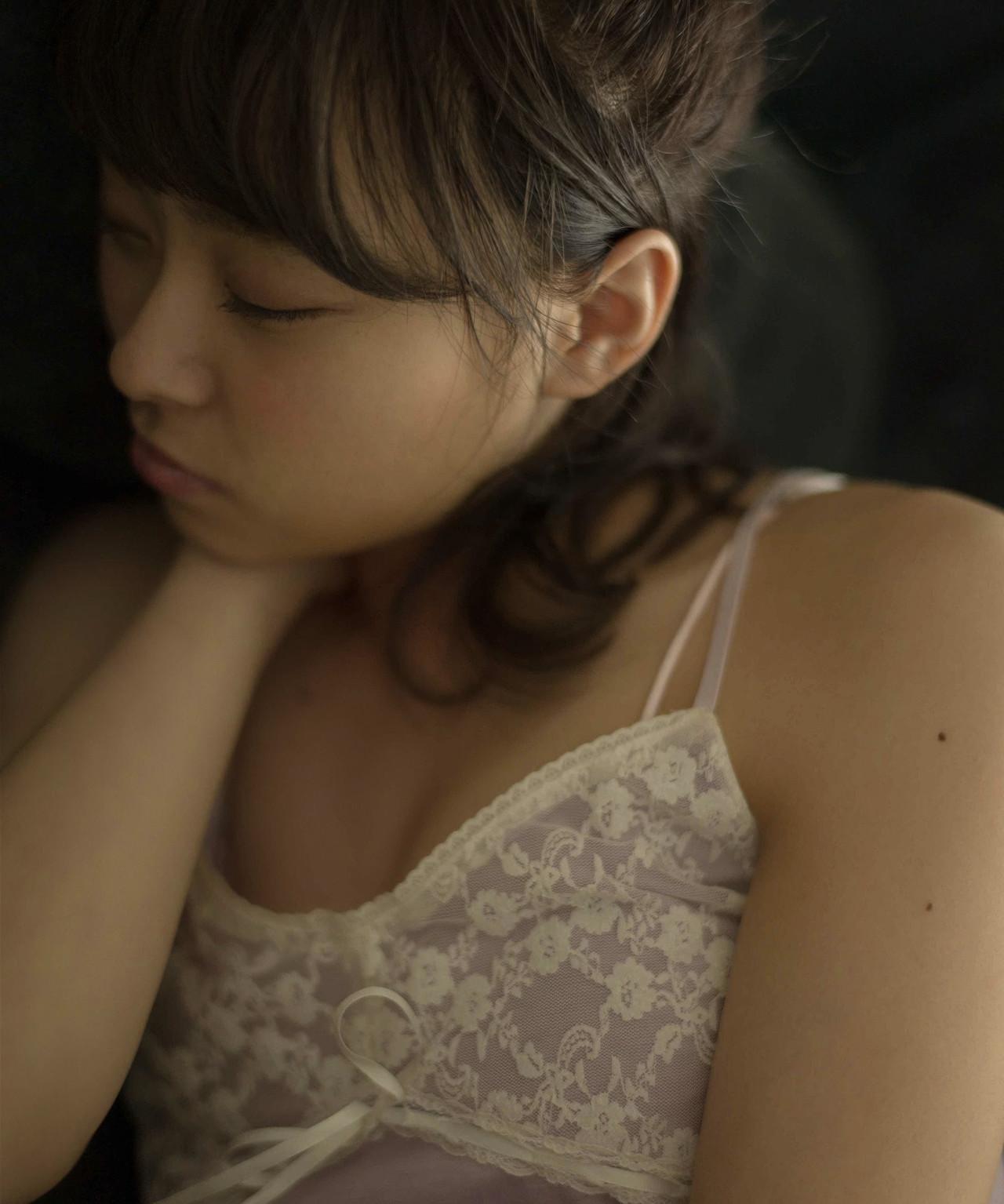 Rena Sato 佐藤麗奈, 週プレ Photo Book 「不思議の国のさとれな」 Set.03(12)