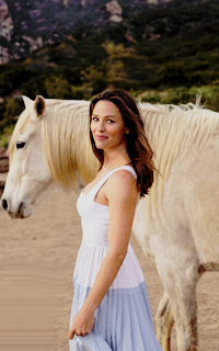 Jennifer Garner D5hWtUpB_o