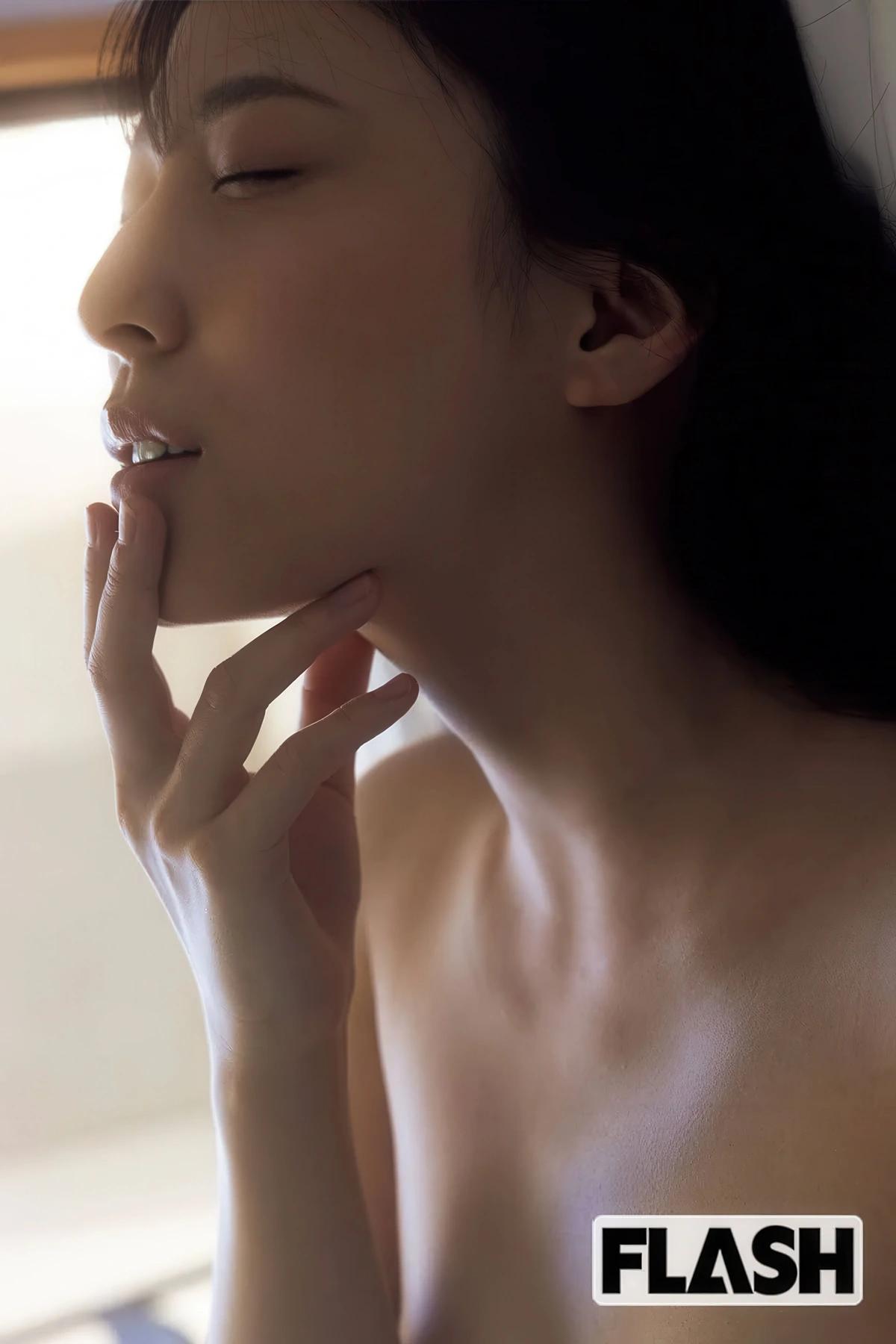 Noa Araki 新木希空, FLASH 2025.09.02 (フラッシュ 2025年9月2日号)(15)