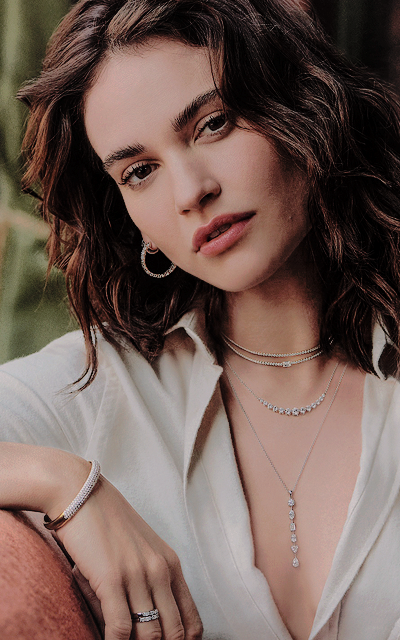 Lily James - Page 2 M8VIaARa_o