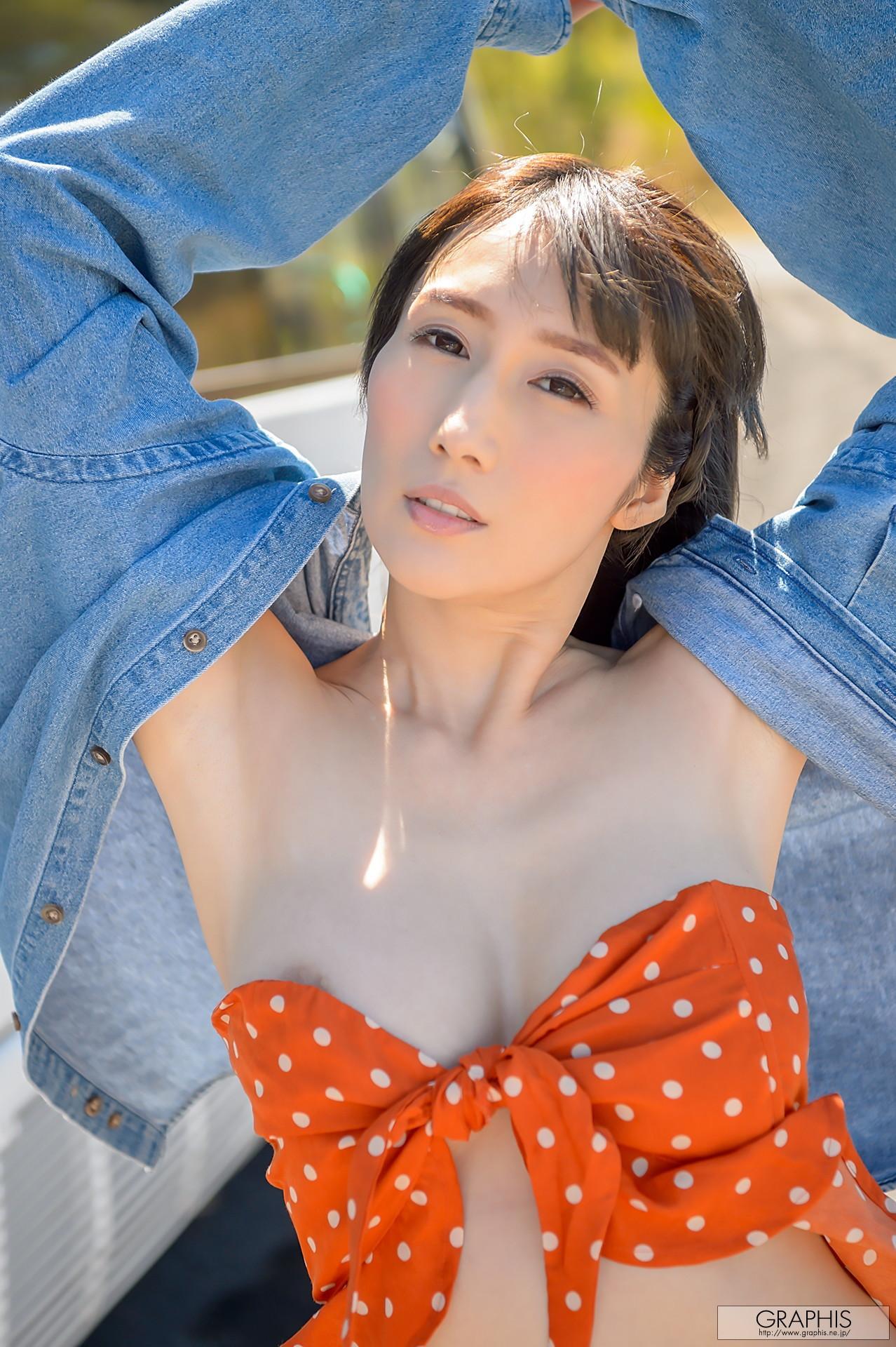 JULIA じゅりあ, Graphis Gals 「Julia The Cool Beauty」 Vol.01(31)