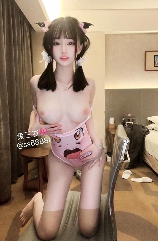 极品白虎福利姬@兔三岁 尺度私拍视图合集4(24)