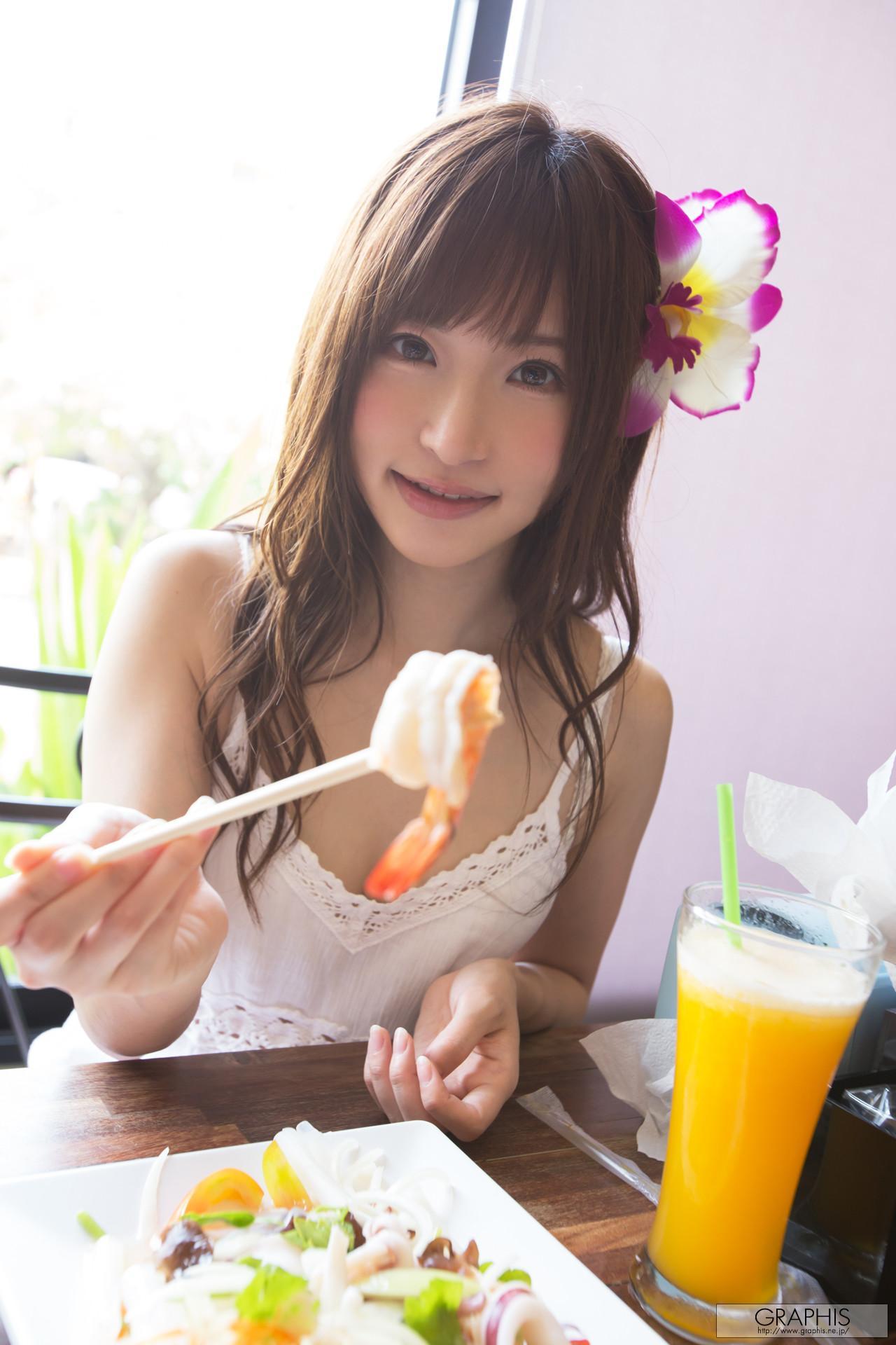 Moe Amatsuka 天使もえ, [Graphis] Gals 「Tropiacl Summer!」 Vol.02(3)