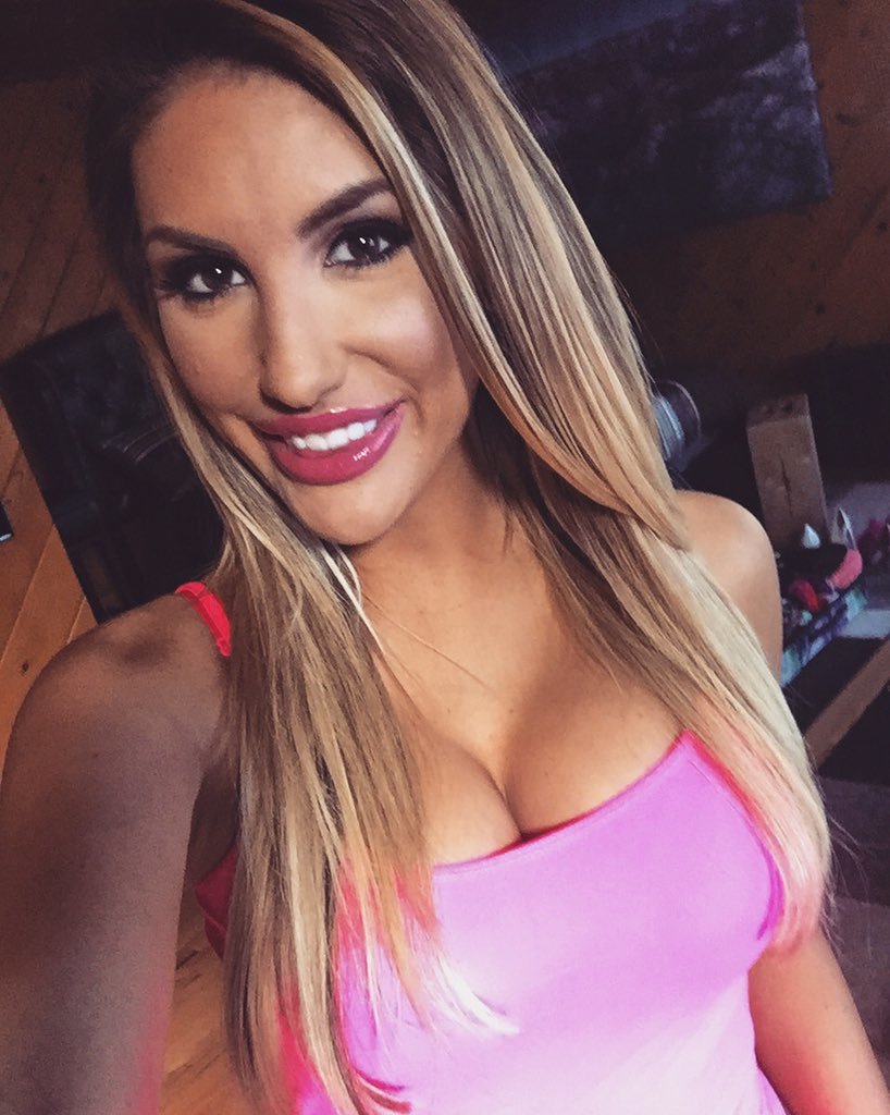August Ames That Killed Herself After Being Bullied By SJW