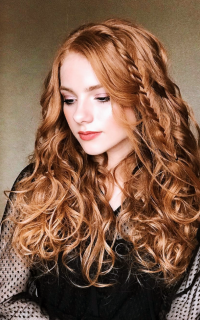 Julia Adamenko Qi0LKJKH_o