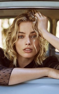 Margot Robbie OdtPmxqp_o