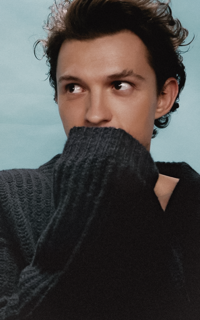 Tom Holland 9qcNNhKQ_o