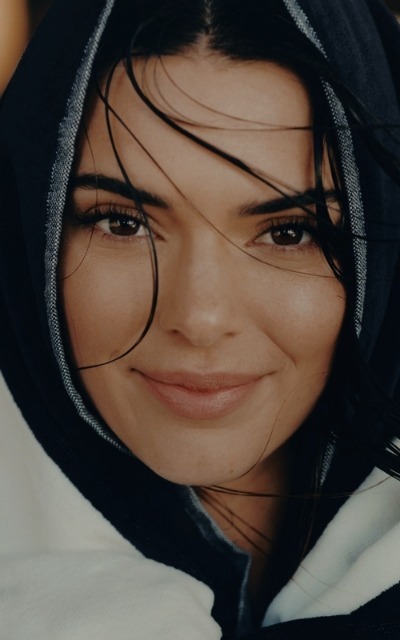 brunetka - Kendall Jenner L0inidnN_o