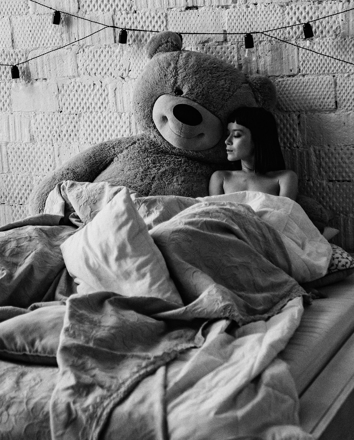 жених и невеста - Полина Князева в постели с игрушечным медведем / Polina Knyazeva nude by Alexey Trifonov жених и невеста - Полина Князева в постели с игрушечным медведем / Polina Knyazeva nude by Alexey Trifonov