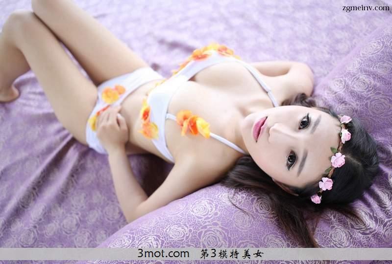 白皙靓妹酥胸销魂美艳私房写真高清艺术照(19)