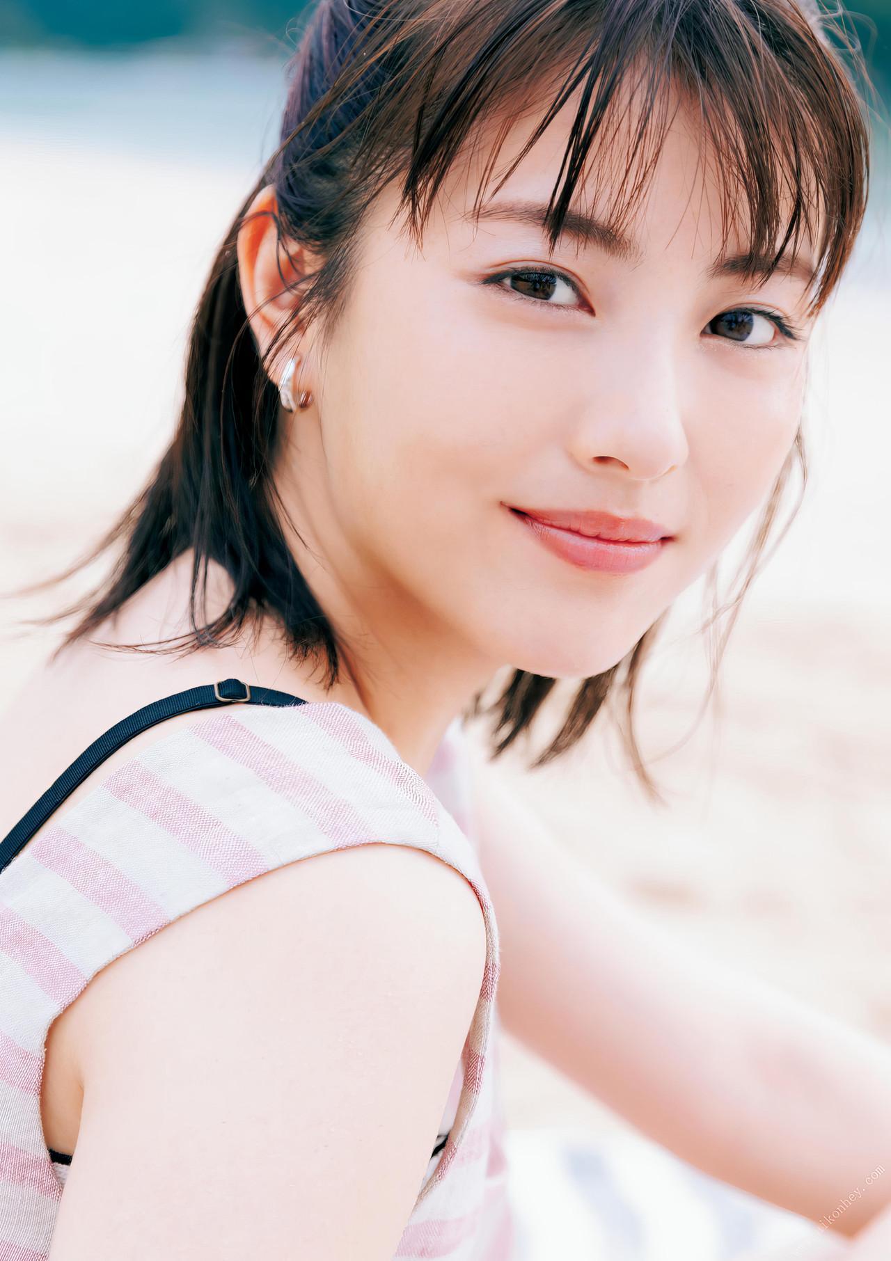 Minami Hamabe 浜辺美波, デジタル写真集 [20] Set.01(16)