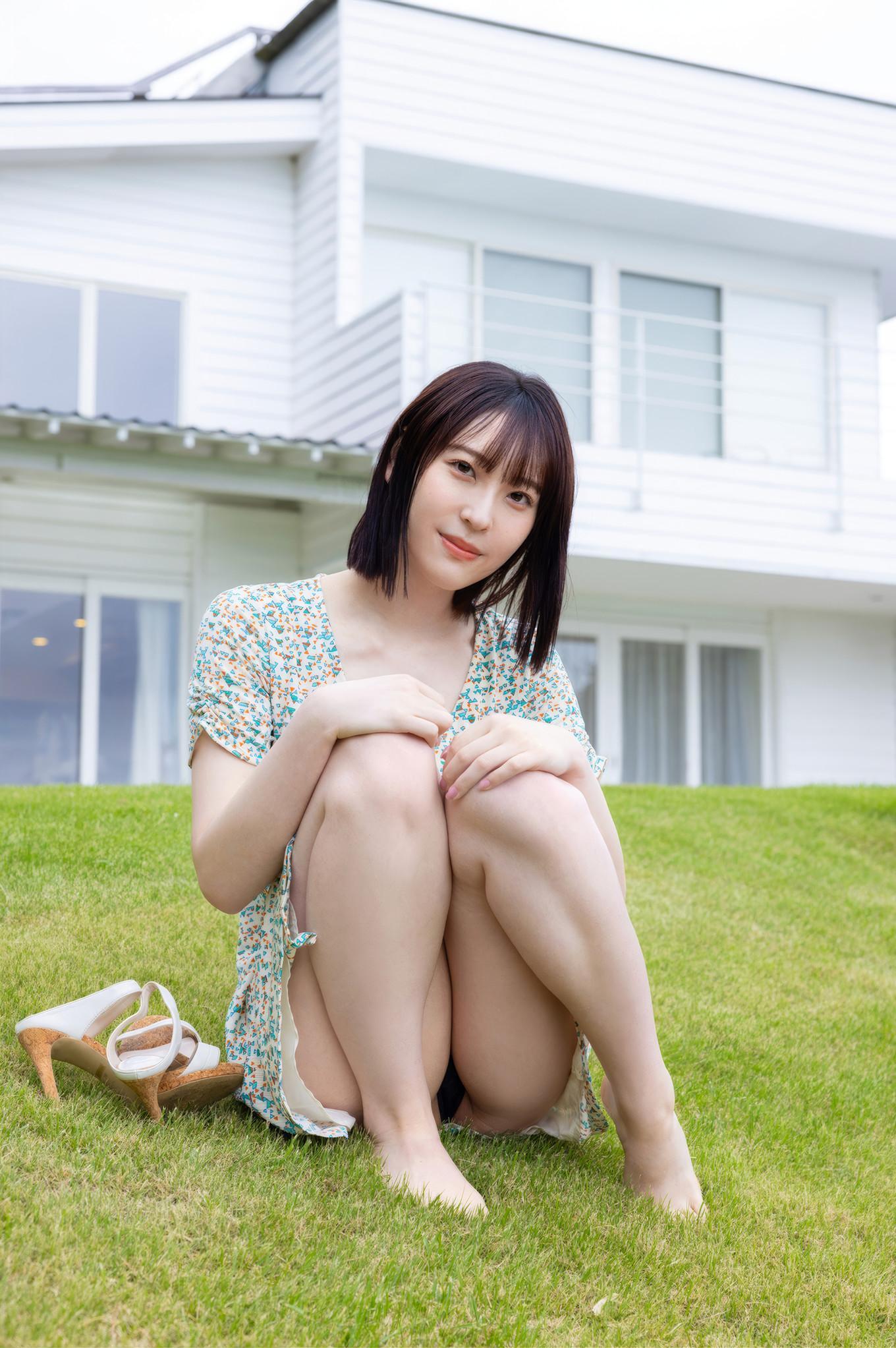 Shizuha Takimoto 瀧本雫葉, プレステージ出版 写真集 「NATURALLY」 Set.01(2)