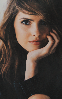 Shelley Hennig  Eo5xpp1o_o