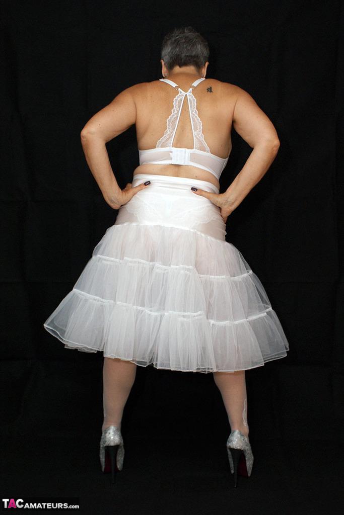 Brazen plump granny Savana flashes panty upskirt in tutu & sparkly high heels(7)