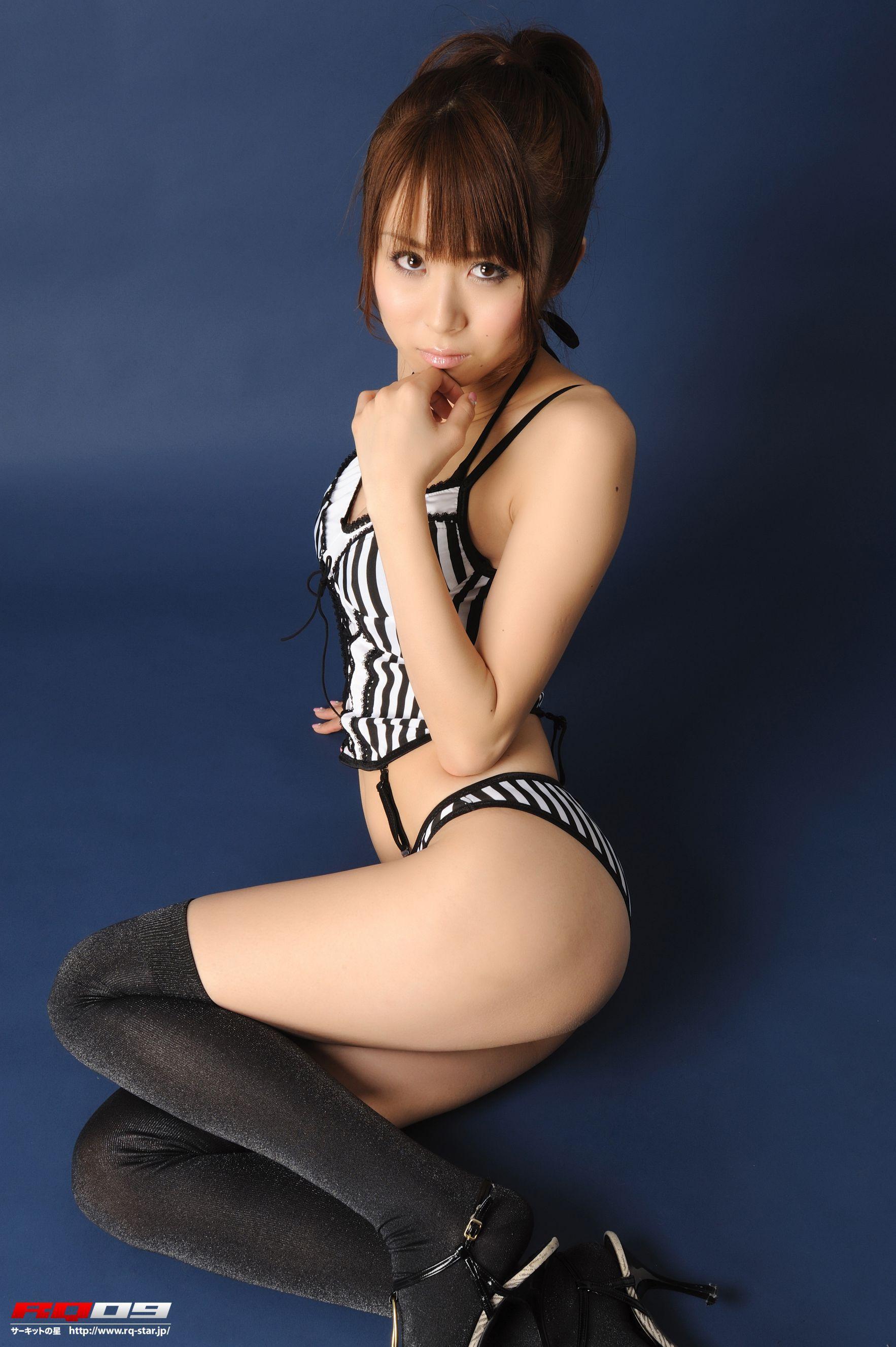 [RQ-STAR] NO.00134 我妻早央 Swim Suits – Black x White 写真集(122)