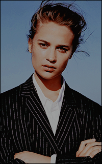 Alicia Vikander HTCBzObY_o