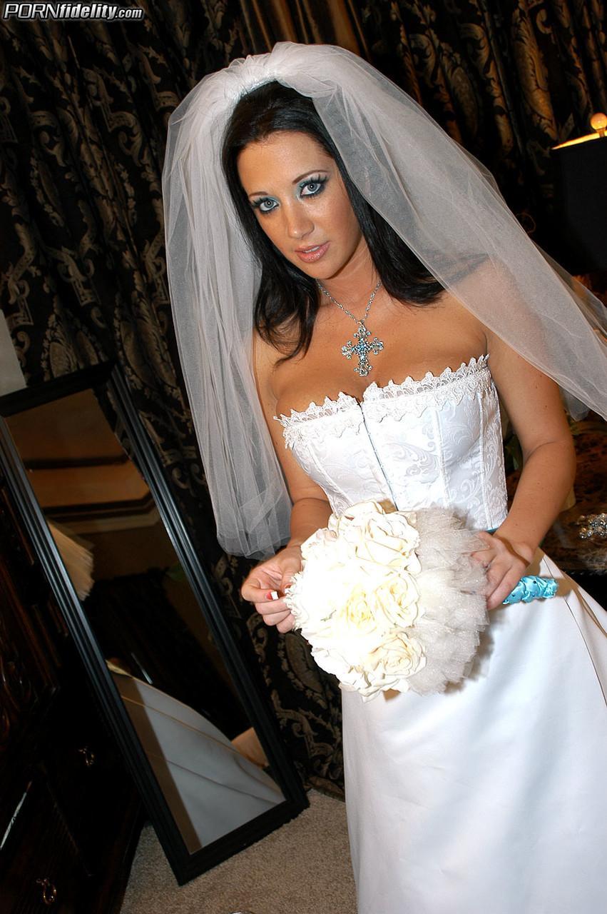 Big-eyed bride Jayden Jaymes puts on her wedding dress then fucks the priest(4)