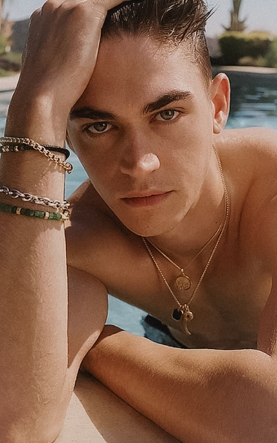 Hero Fiennes-Tiffin OmxalnkM_o