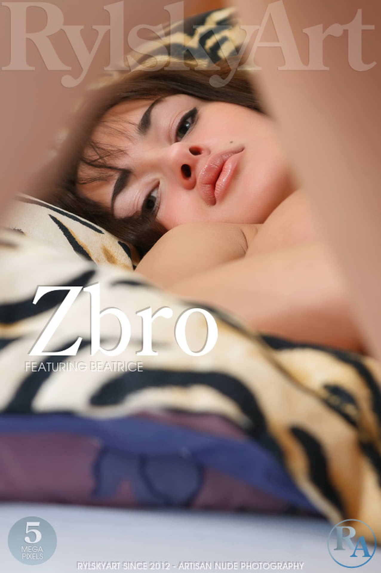 斑马条纹上的美眉——ZBRO-BEATRICE