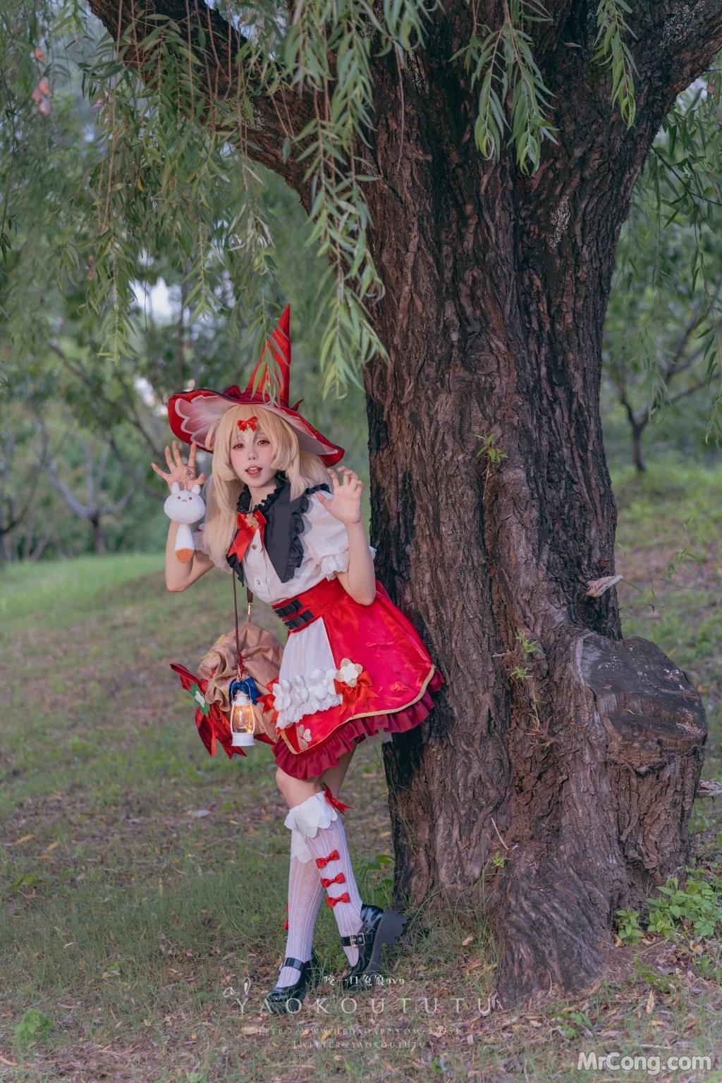 Coser@黏黏团子兔: 琪花星烛·可莉 可莉炸鱼舞 (66 photos )(4)