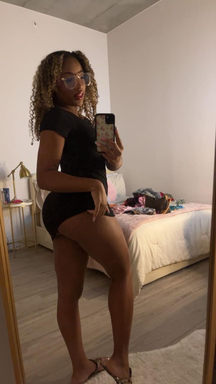 Curly haired ebony hottie Sky Alexxxis teases with her big ass & natural tits(4)