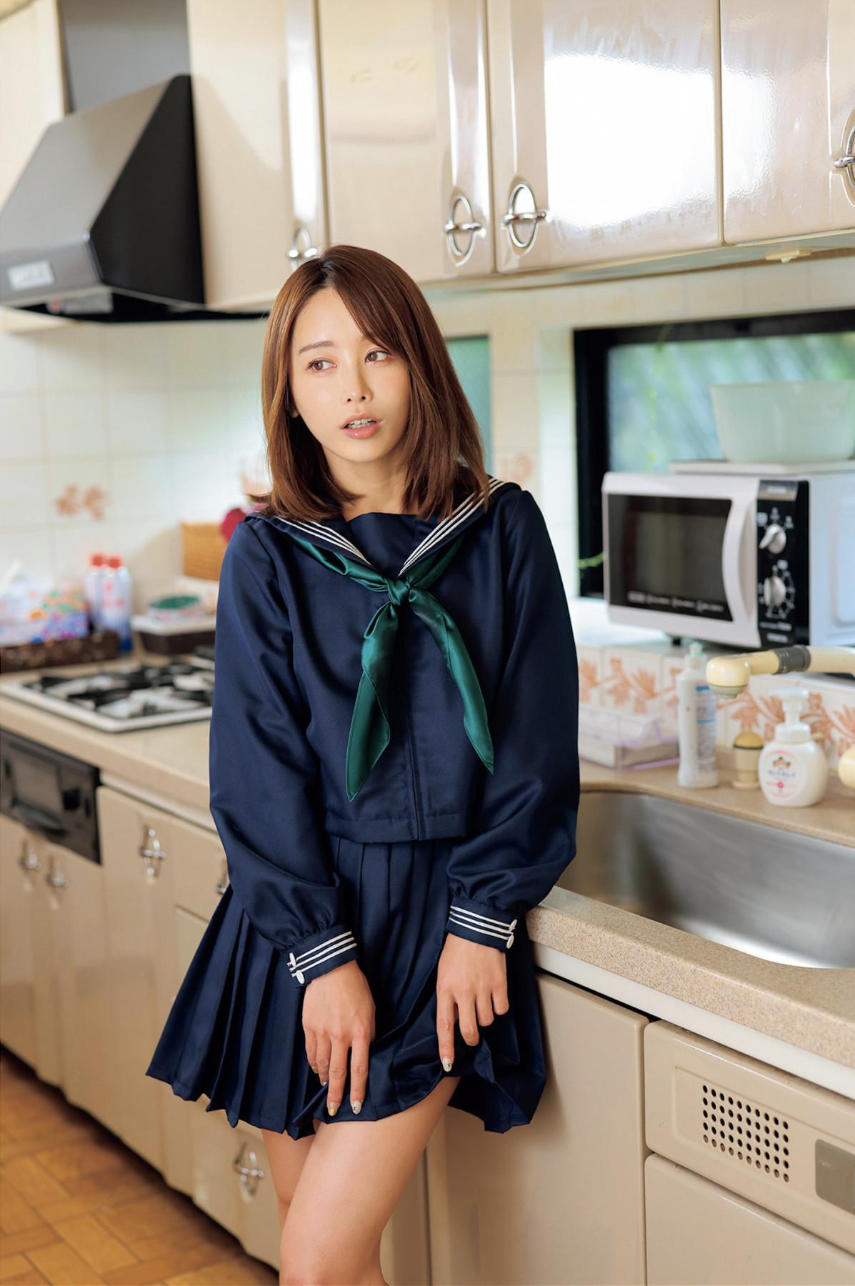 Ikumi いくみ, アサ芸Secret！デジタル写真集 「姉セーラースペシャル ふたりだけの秘密だよ」 Set.03(1)