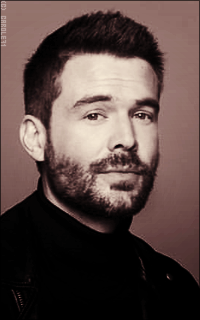 Charlie Weber B9CZHnwL_o