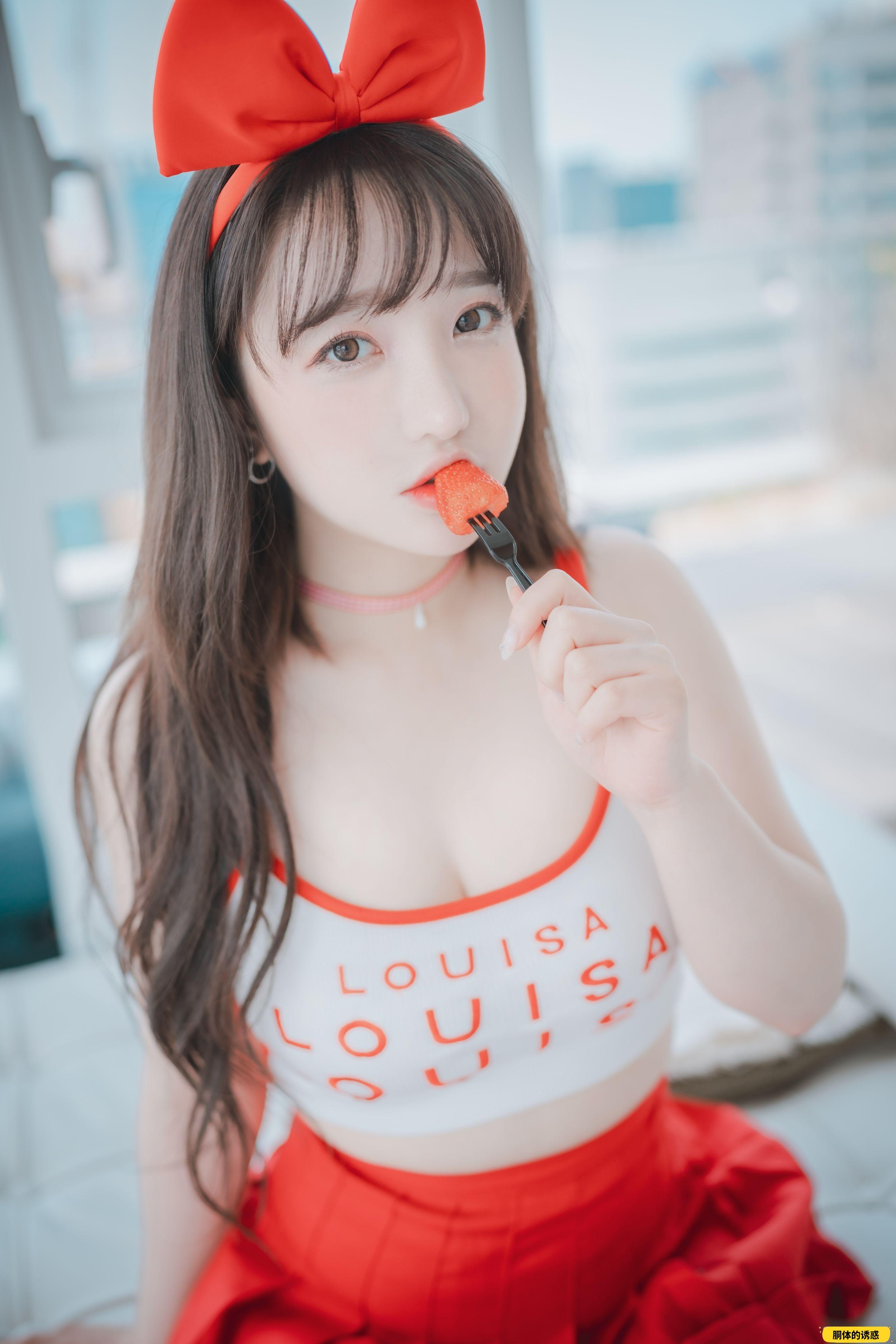 孙乐乐 Strawbeery Girl