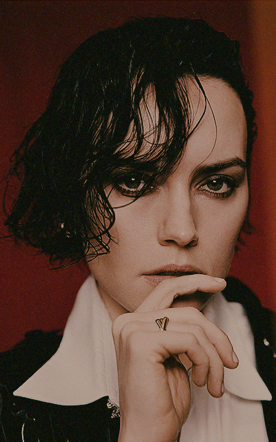 Daisy Ridley - Page 2 D09LVAIb_o