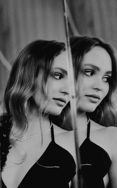 Lily Rose Depp XC13Al9P_o