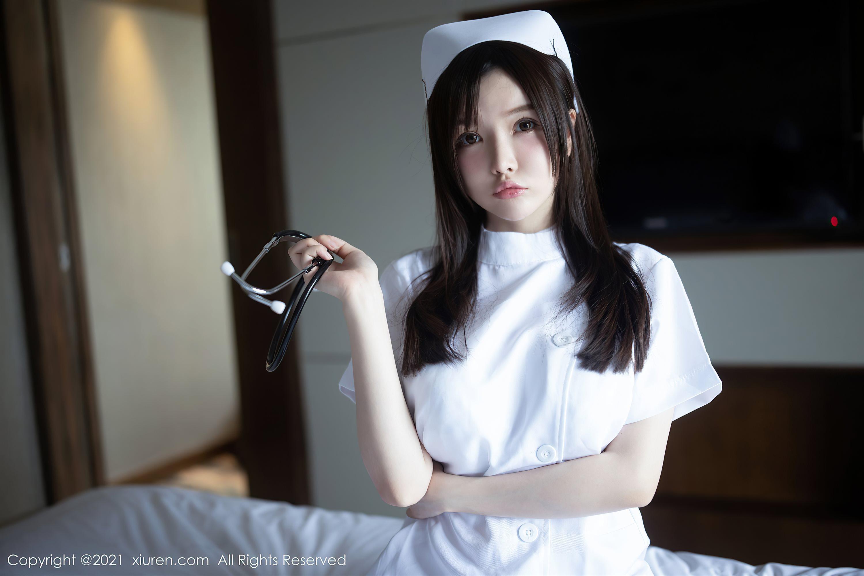 [XiuRen秀人网]No.3114 女神糯美子Mini洁白护士制服主题私房蕾丝内衣秀豪乳翘臀诱惑写真(11)