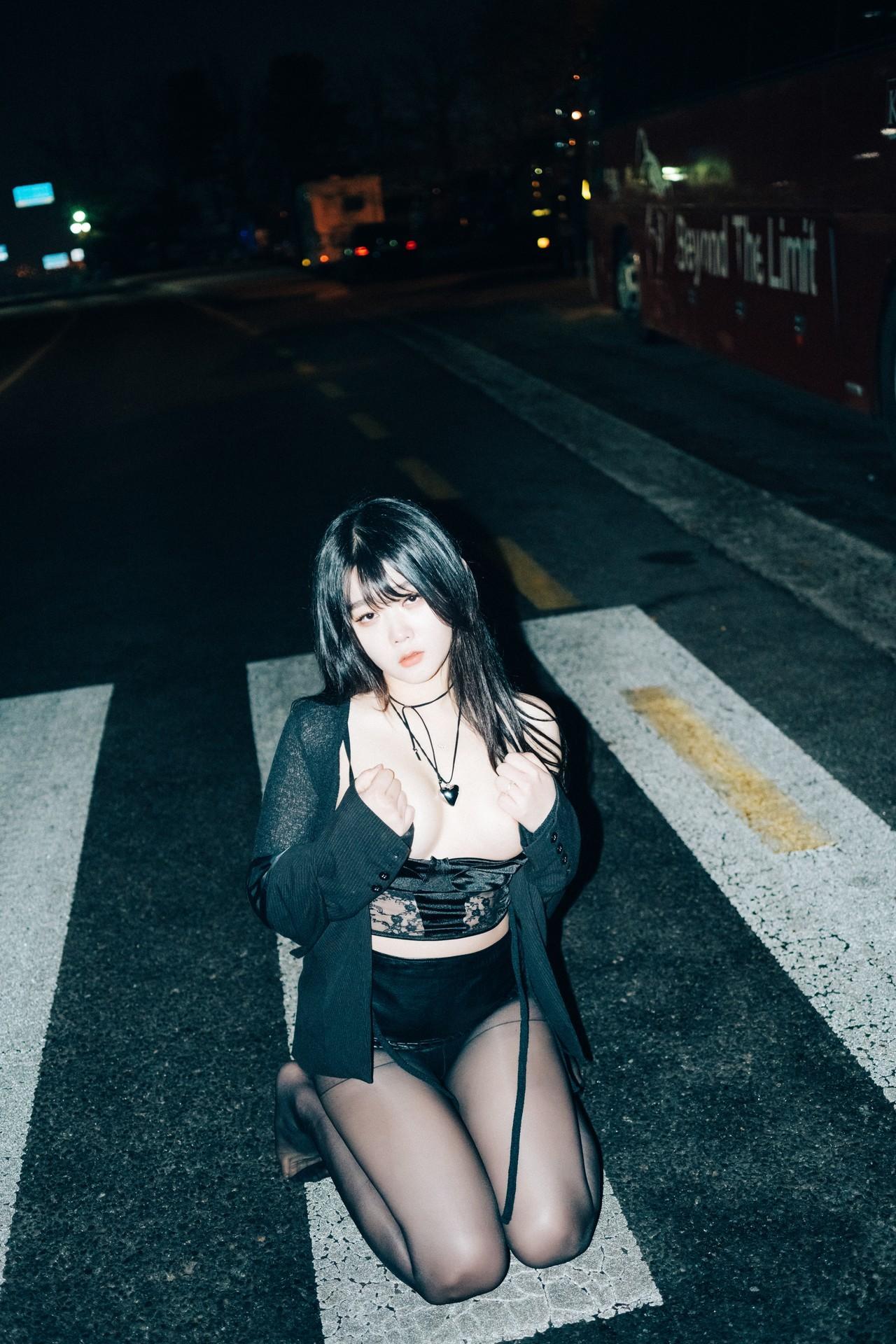 ZIA.Kwon 권지아, [Loozy] XXX At Night Road Set.01(40)