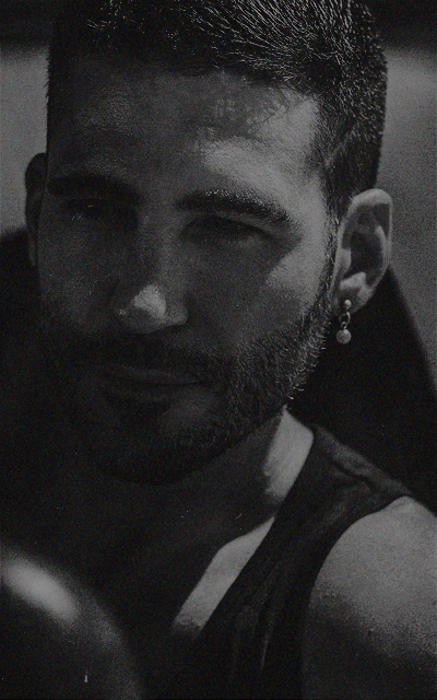 miguel ángel silvestre QTFvqlo9_o