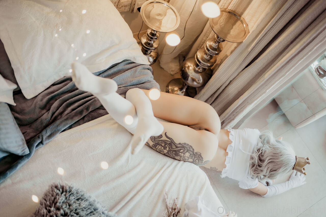 Amanda Welp - Booette