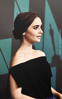 Lily Collins - Page 8 BwOBAvOP_o