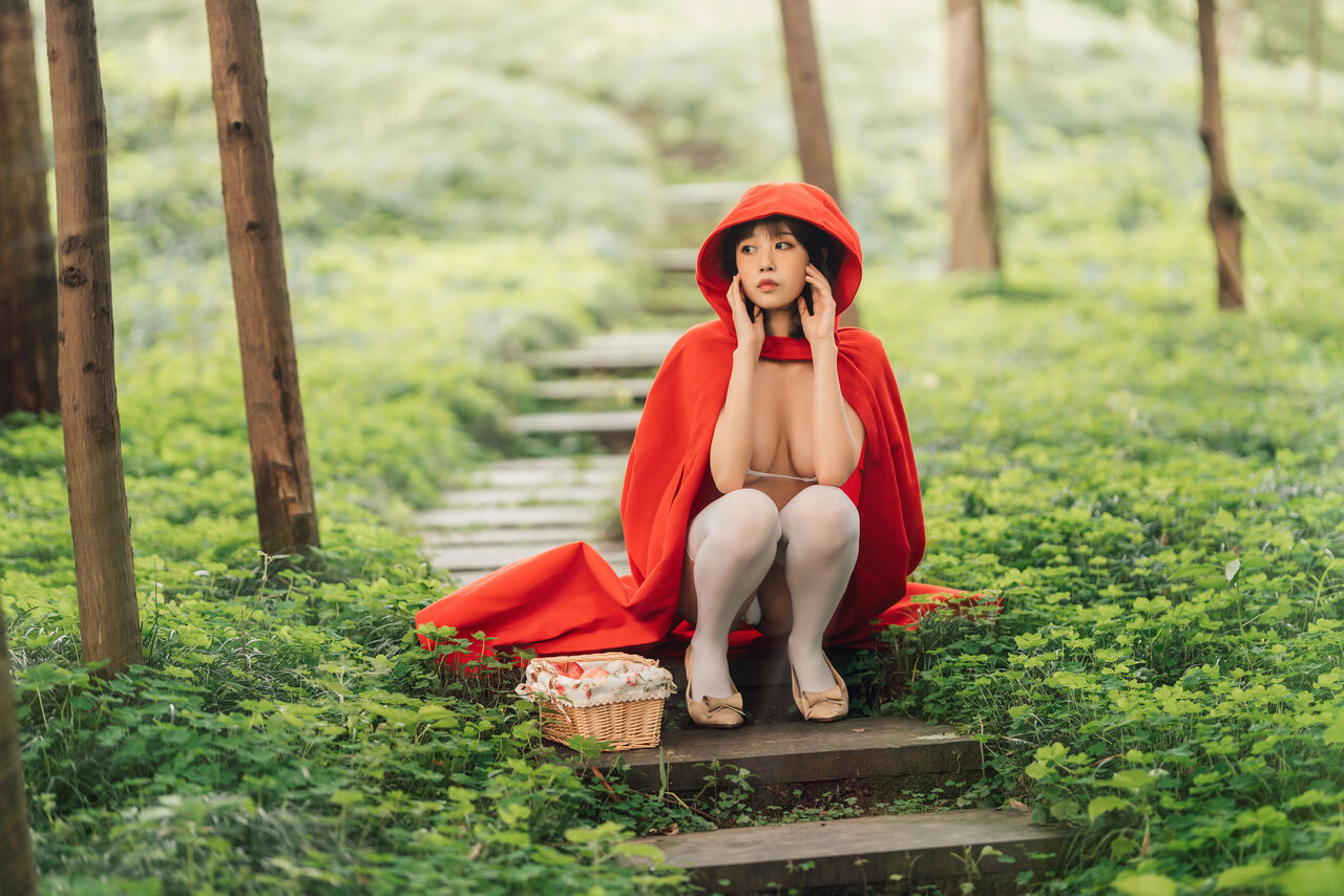 奈汐酱Nice 自撮り - Red Riding Hood