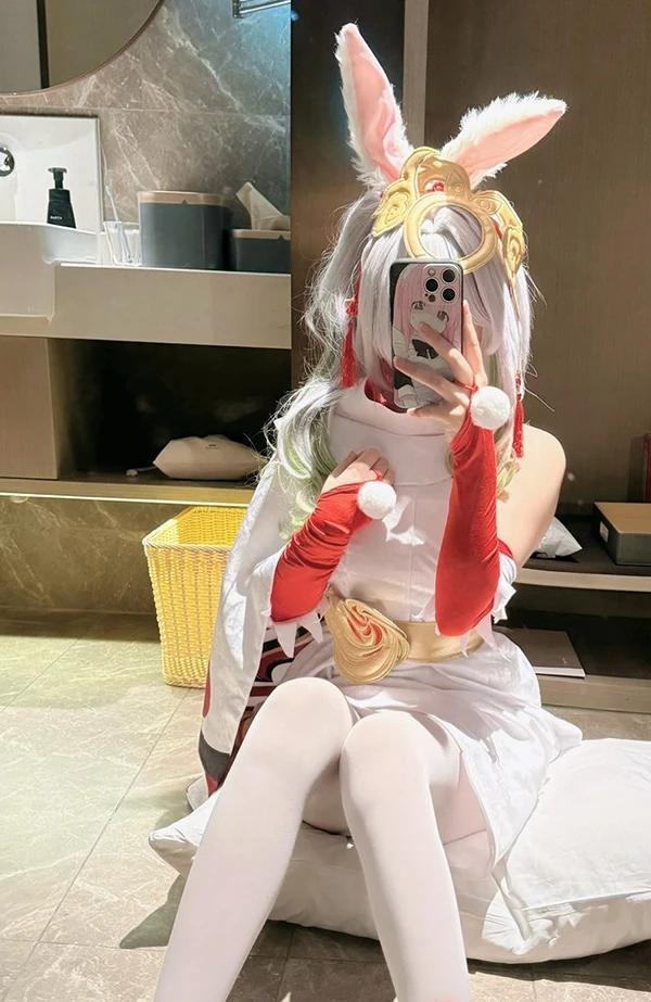 Cos白虎福利姬@武汉-kk 一线天尺度福利图(17)