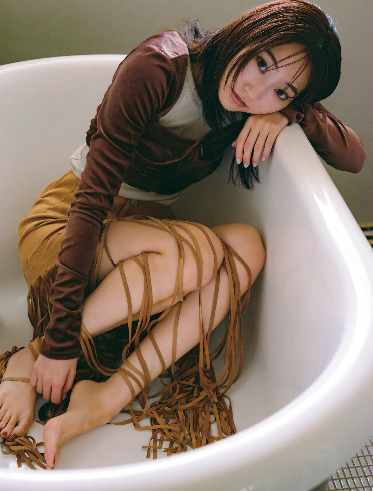 Rena Takeda 武田玲奈, FRIDAY 2024.04.19 (フライデー 2024年4月19日号)(8)