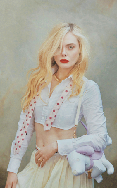 Elle Fanning IvKSs7wJ_o