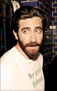 Jake Gyllenhaal - Page 3 QrbmmmyQ_o