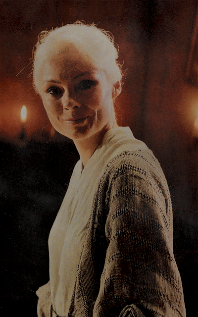 MyAnna Buring BtjV2z5m_o