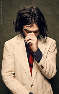 Ezra Miller 5aaSb2ee_o