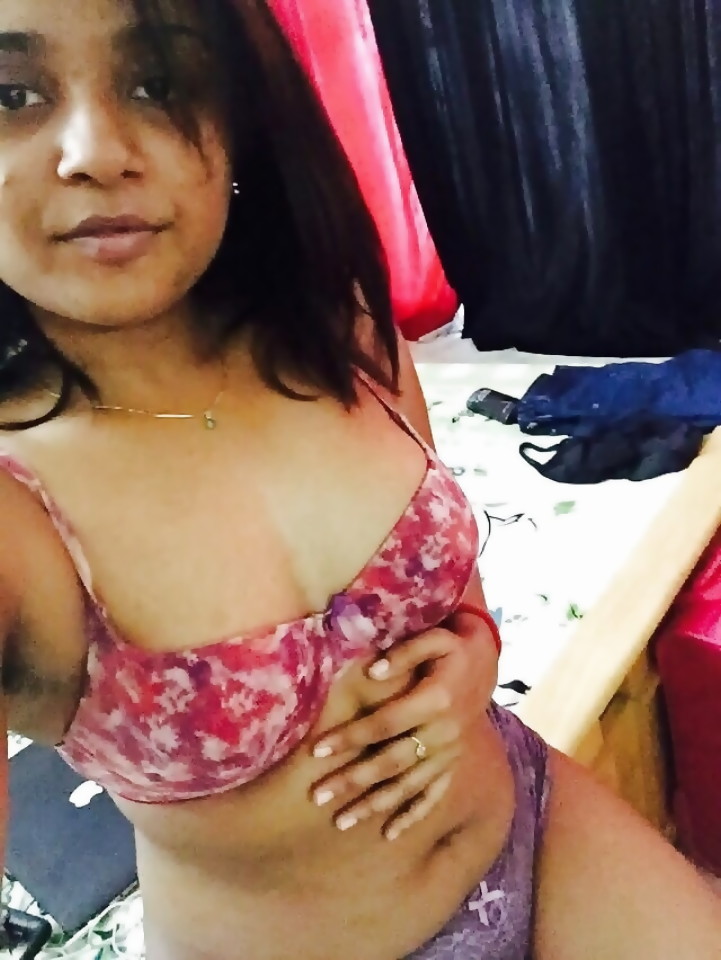 Shanaya, camgirl - India