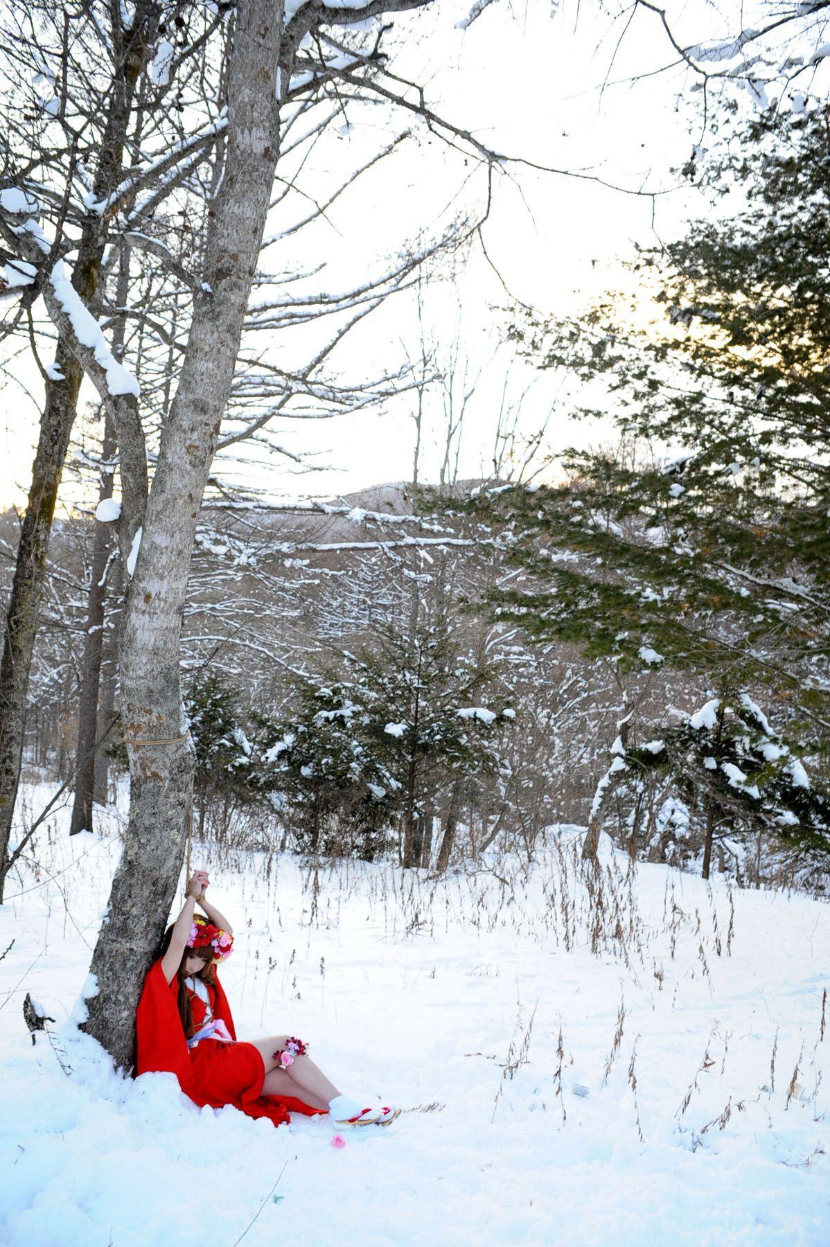 サク (绫香) 《霞んでく記憶の中に雪 貴方の為に祈つた》 写真集(119)